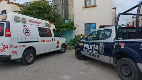 Al lugar arribaron los paramédicos para auxiliar a la víctima Al lugar arribaron los paramédicos para auxiliar a la víctima