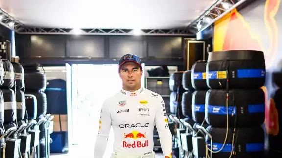 Checo tuvo un día para pasar la página una vez más