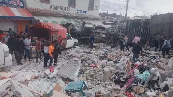 Los daños causados por el tráiler son bastantes Los daños causados por el tráiler son bastantes