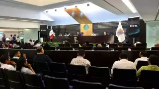 La sesión se suspendió por varios minutos