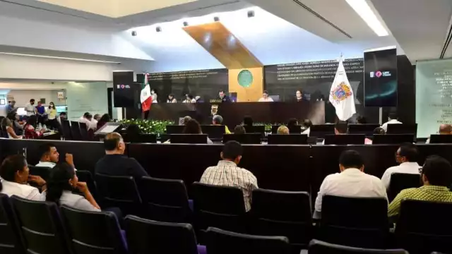 La sesión se suspendió por varios minutos
