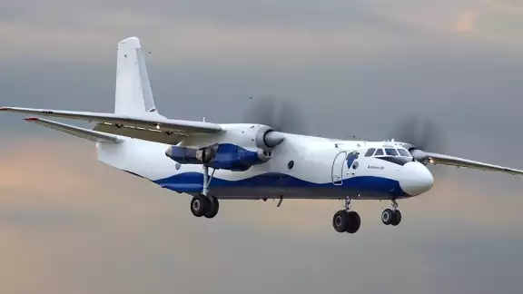 El An-26 es un avión de transporte de carga mediano producido por el constructor soviético Antonov en los años 1970-1980