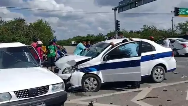 En el interior del taxi venía cuatro pasajeros en la carretera a Valladolid