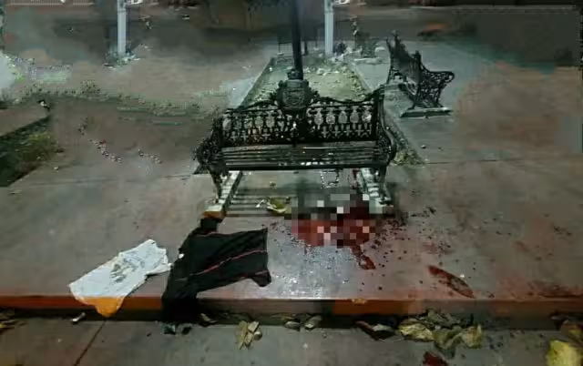 De acuerdo con el reporte el hombre recibió varias puñaladas, además de cortes en la garganta, brazos y piernas al tratar de defenderse