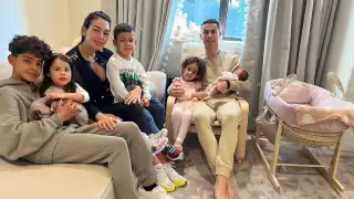 La familia se mostró feliz pese a su perdida reciente. Foto: Facebook Cristiano Ronaldo