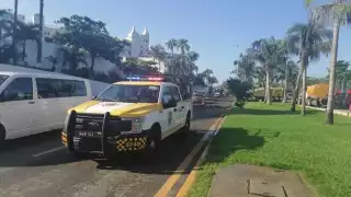 Cierran carril en el Boulevard Kukulcán Km 21 de la Zona Hotelera