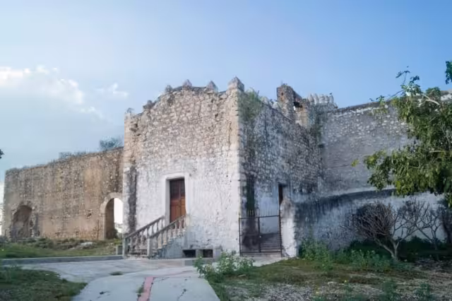 De acuerdo con el Instituto, los afectados no podrán edifi car el ruedo puesto que deteriora las instalaciones del templo