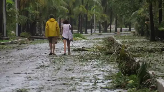 'Fred' se dirige hacia la Península de Florida, en Estados Unidos, donde se prevé que cause afectaciones el sábado por la tarde 'Fred' se dirige hacia la Península de Florida, en Estados Unidos, donde se prevé que cause afectaciones el sábado por la tarde