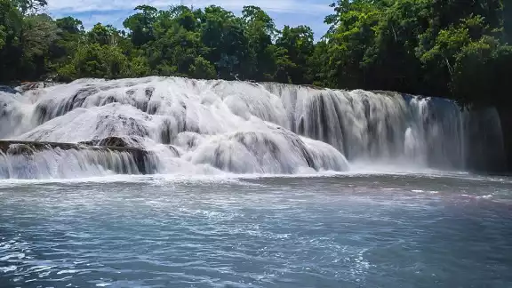 Las Cascadas de Agua Azul