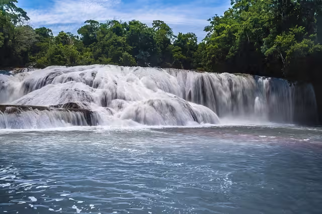 Las Cascadas de Agua Azul
