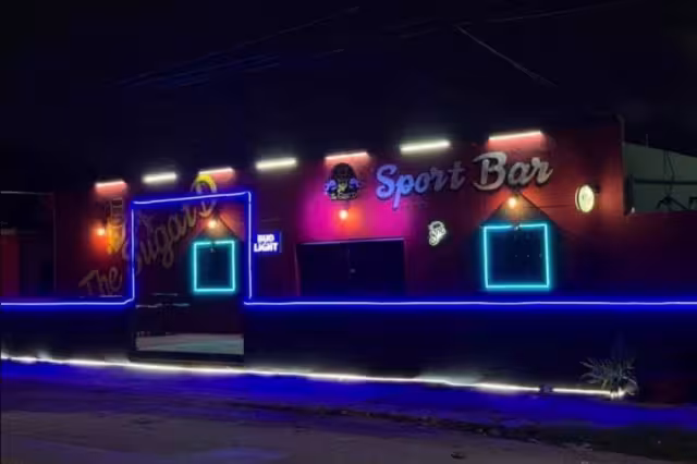 El Sport Bar en Cancún fue cateado debido a las investigaciones que realiza la FGE Quintana Roo por detenciones recientes