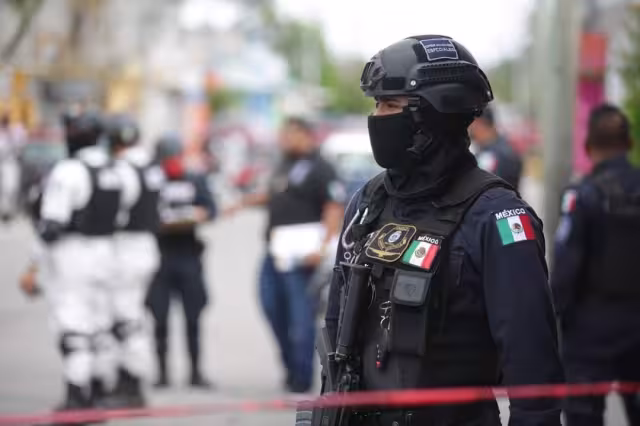 Autoridades catean un rancho ubicado sobre la carretera Mérida-Valladolid