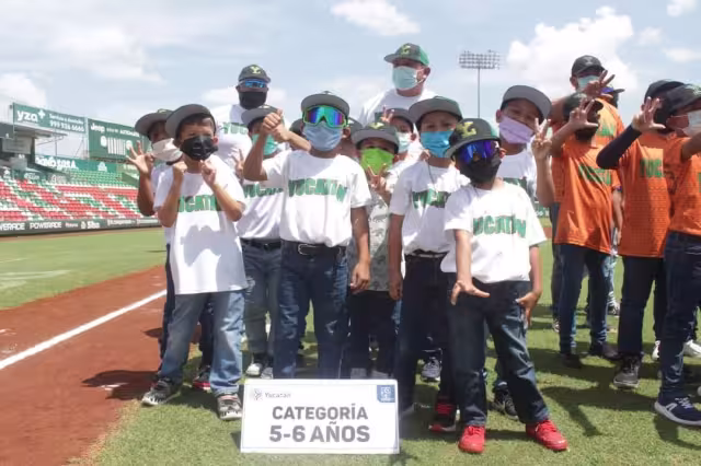 El propietario de una agencia de viajes incumple con la entrega de boletos al equipo infantil