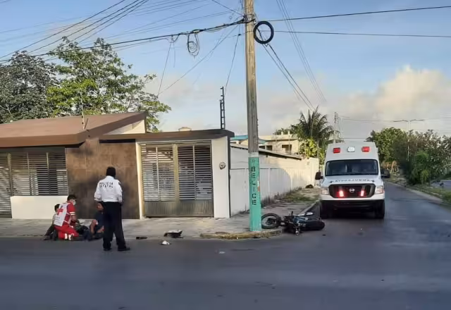 Los paramédicos atendieron a la lesionada; los conductores de las unidades llegaron a un acuerdo