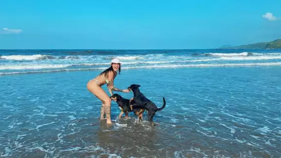 A través de sus historias de Instagram, la conductora mostró su compromiso con el medio ambiente, la naturaleza y los animales