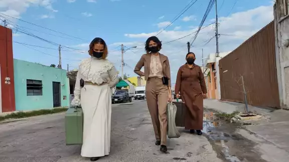 El montaje está a cargo de Corriendo con Lobas. Laboratorio escénico.