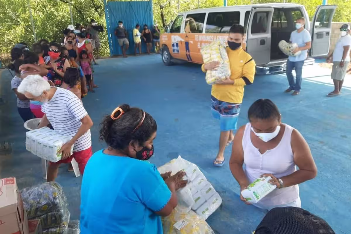 Entregan más de 3 mil despensas a familias de Quintana Roo por pandemia ...
