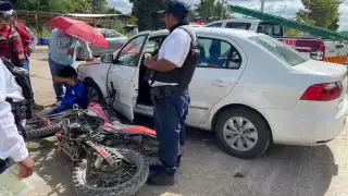 Motociclista es atropellado en Escárcega por intentar evadir filtro policial