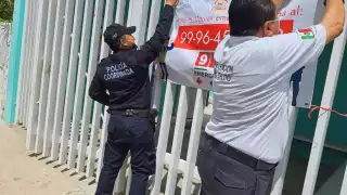 Los padres de los alumnos regresaron las computadoras a la escuela