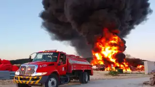 Incendio en centro de acopio de la Sedena en Escárcega deja 50 evacuados y un lesionado  