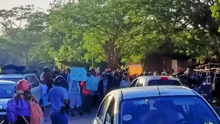 Cerca de 60 personas bloquean el acceso a Chichén Itzá