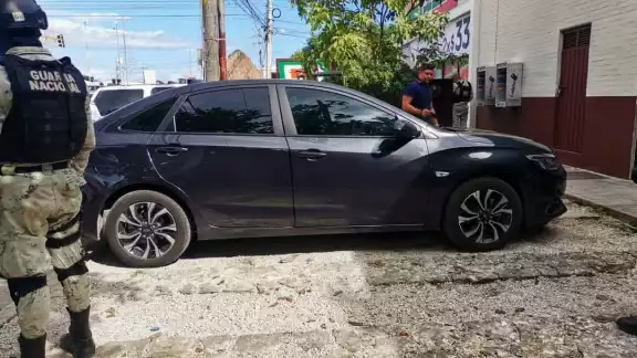 Los elementos de la Guardia Nacional, les informaron a los tres hombres que estaban detenidos