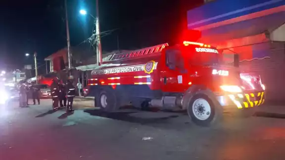 Un incendio en la pollería 'Pío Pío' fue controlado rápidamente