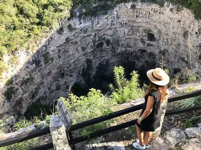 La Sima de las Cotorras, un abismo encantador
