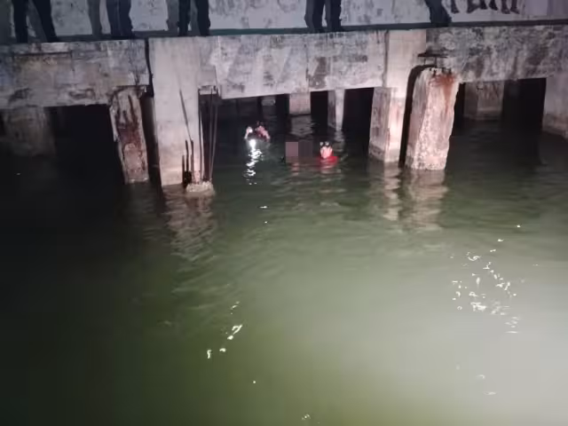Un hombre fue rescatado con vida por la Secretaría de Marina tras caer al agua en el Malecón del Centro de Ciudad del Carmen