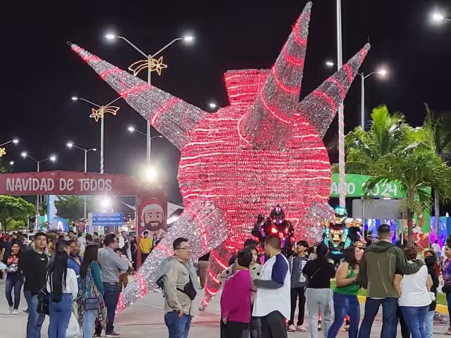 El Malecón del Centro de Ciudad del Carmen será el escenario de una Feria Navideña durante un mes, con juegos mecánicos, presentaciones culturales y artísticas