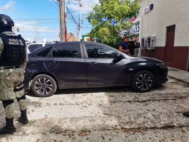 Los elementos de la Guardia Nacional, les informaron a los tres hombres que estaban detenidos