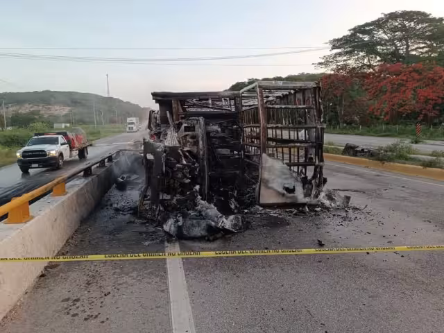 Los tripulantes del tráiler fallecieron en el incendio del tráiler