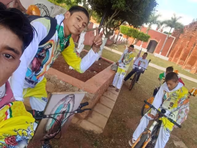 Los jóvenes acudieron a cumplir una promesa a la Guadalupana