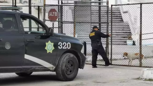 Agentes de la policía llegaron para detenerlo