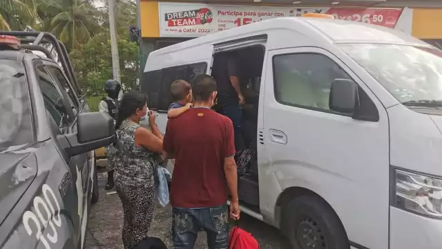 Las personas fueron trasladadas  al Instituto de Migración en Ciudad del Carmen donde quedará a cargo de las autoridades competentes