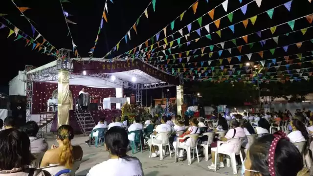 Peregrinos y devotos presenciaron y cantaron las mañanitas en la Virgen