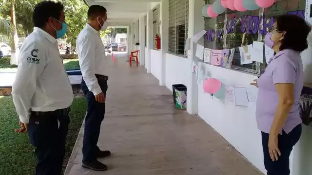 De acuerdo con los denunciantes, el acosador es maestro de la menor en el Colegio de Bachilleres de Yucatán y ya tiene una denuncia en la Fiscalía