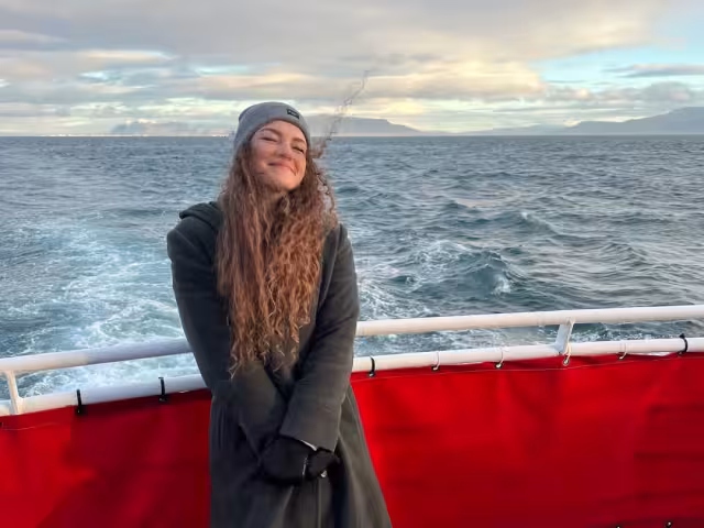 La influencer se encontraba escalando