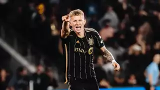 ¡No paran! Cruz Azul negocia con LAFC por el polaco Mateusz Bogusz