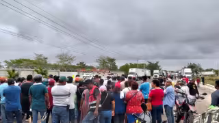 Anuncian bloqueo de la carretera federal 180 en Atasta este 31 de octubre por apagones; horario y tramo afectado
