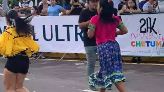 La atleta sorprendió a los asistentes, por su forma de vestir en la competencia de velocidad