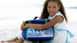 La cantante y actriz Danna Paola fue la protagonista de Amy, la niña de la mochila azul