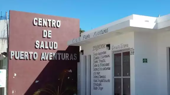 Testigos indicaron que la mujer llegó con dolores de parto y no fue atendida correctamente en el Centro de Salud de Puerto Aventuras Testigos indicaron que la mujer llegó con dolores de parto y no fue atendida correctamente en el Centro de Salud de Puerto Aventuras