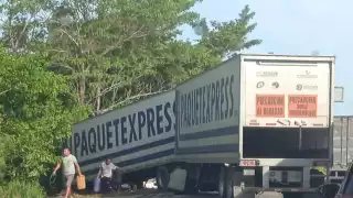 Dos personas resultaron heridos en el accidente en Atasta