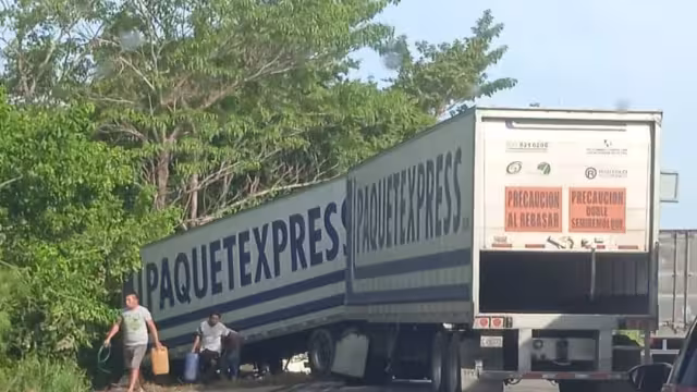 Dos personas resultaron heridos en el accidente en Atasta