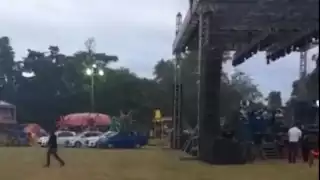 En el lugar de la supuesta posada hubo grupos musicales y muchos regalos . Foto: Twitter @Mtro_CCastaneda