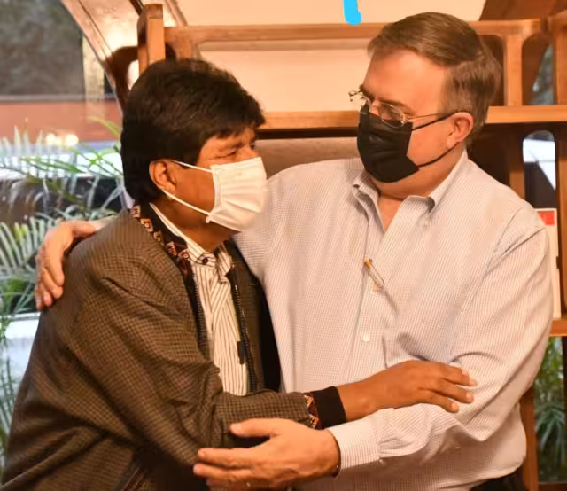 Él fue invitado por el Partido del Trabajo (PT) para asistir al seminario internacional Los Partidos y una nueva sociedad