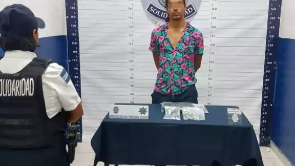 Las drogas que se les aseguraron tienen las características de la marihuana y piedra