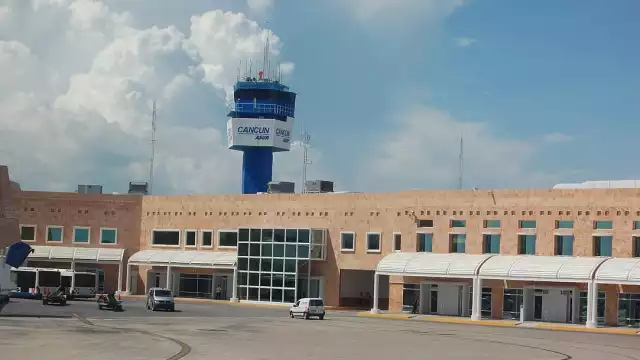 Los turistas argentinos permanecieron en el área de Migración