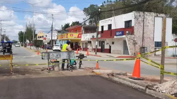 Un mototaxi expresa preocupación ante la posibilidad de que pueda haber un accidente a causa del caos vial que generan las obras